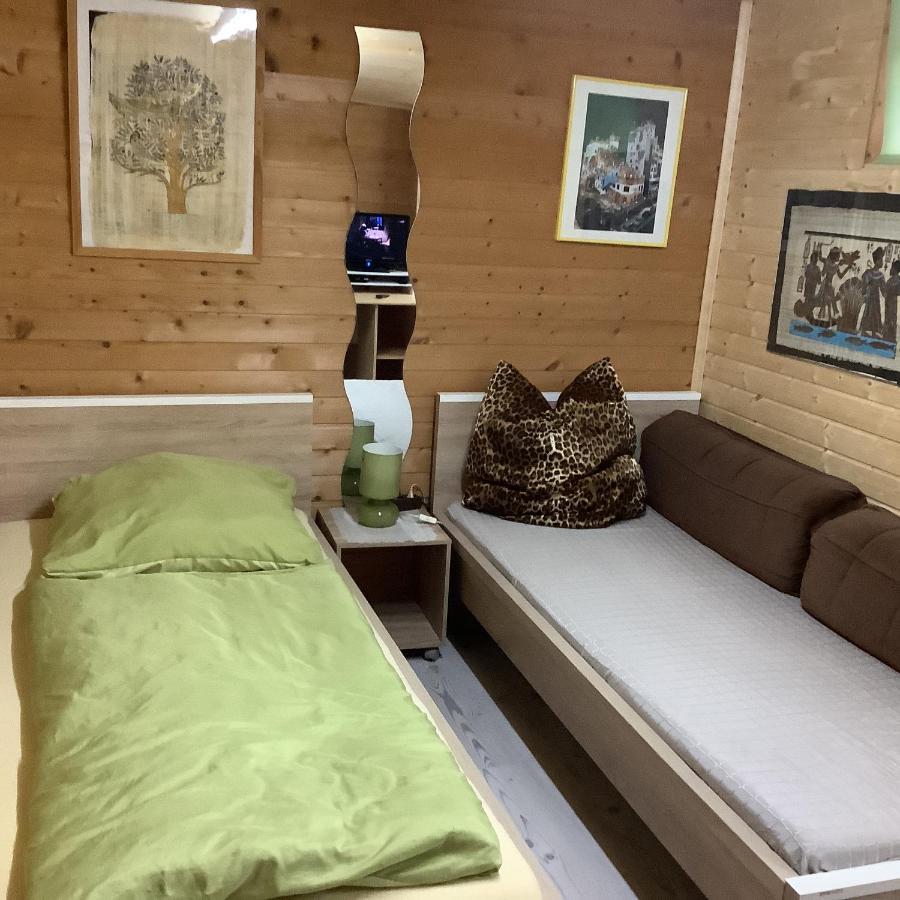 Gemuetliches Zimmer Im Seterant/Untergeschoss Essen Exterior photo